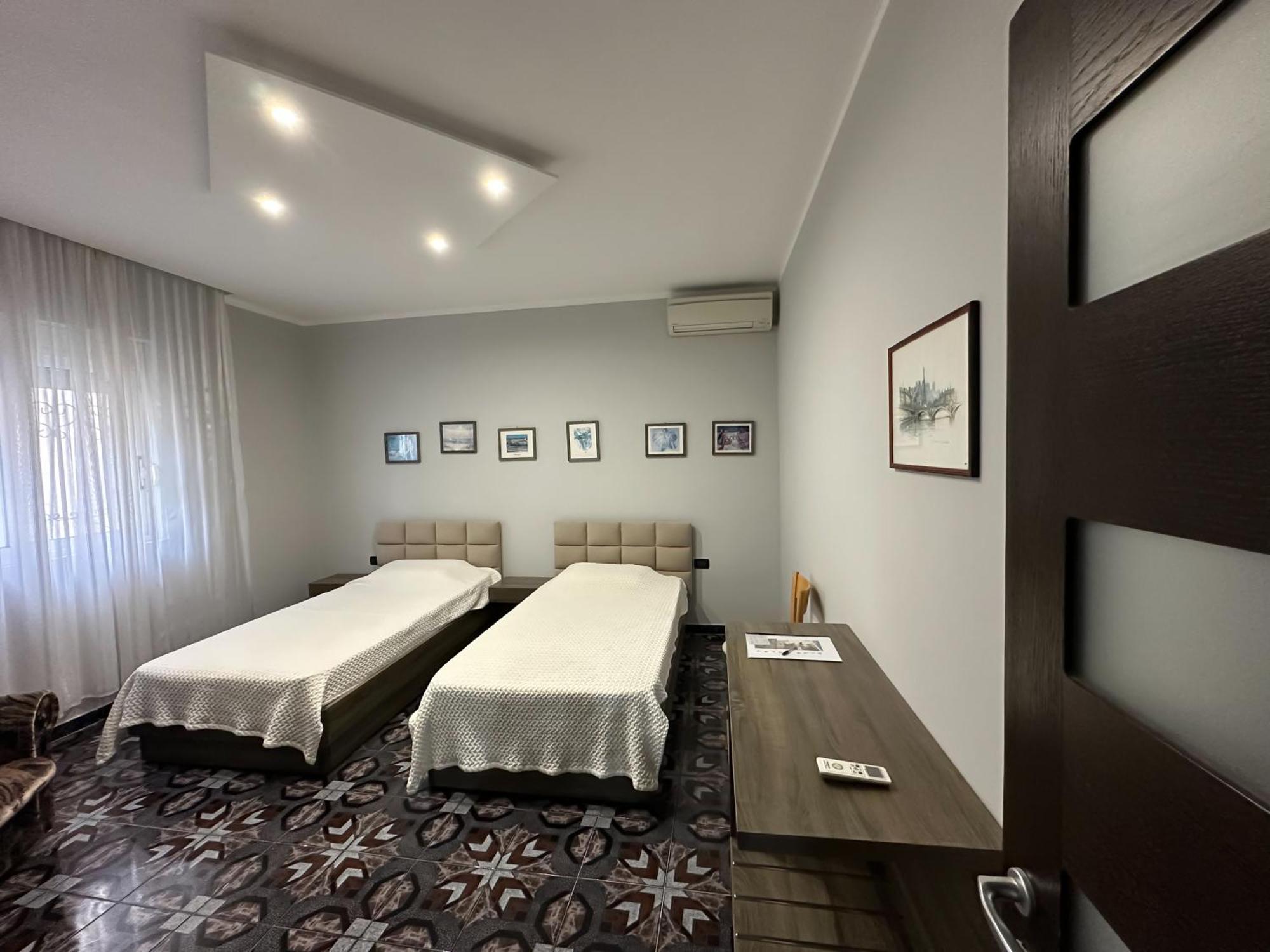 Royal Aparthotel Vlorë Exterior foto